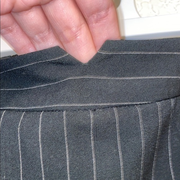 Norma Kamali Black knee-length pencil skirt with ribbed texture for work - Picture 6 of 9